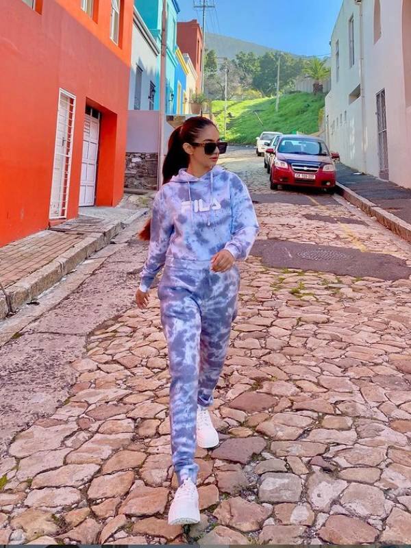 एक्ट्रेस अनुष्का सेन 'खतरों के खिलाड़ी 11' प्रति एपिसोड 5 लाख रुपए ले रही हैं. वह इस स्टंटे बेस्ड रियलिटी शो की सबसे छोटी कंटेस्टेंट हैं.