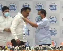पंजाब: केजरीवाल की मौजूदगी में AAP में शामिल हुए पूर्व आईजी कुंवर विजय प्रताप सिंह