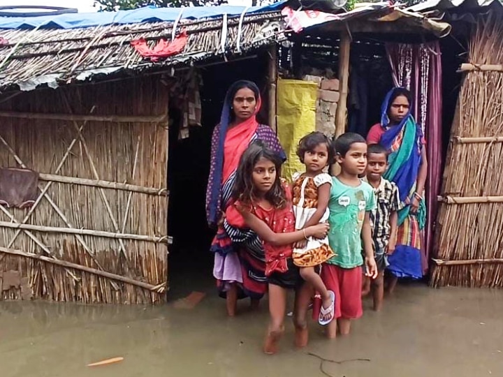 बेतिया के दियारा इलाके में घुसा गंडक का पानी, हाजीपुर में बारिश से बढ़ी परेशानी; पलायन कर रहे लोग