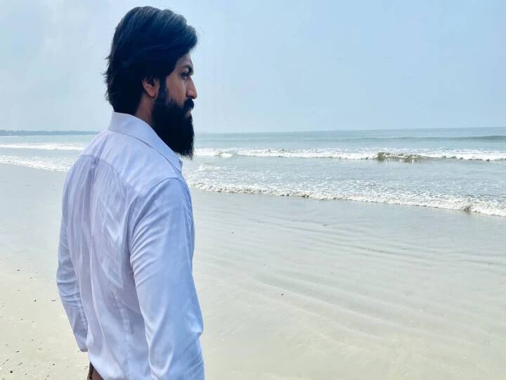அவரது இரண்டாவது படமான மொகிஜினா மனசு, ராதிகா பண்டிட் படத்தில் நடித்துள்ளார்.