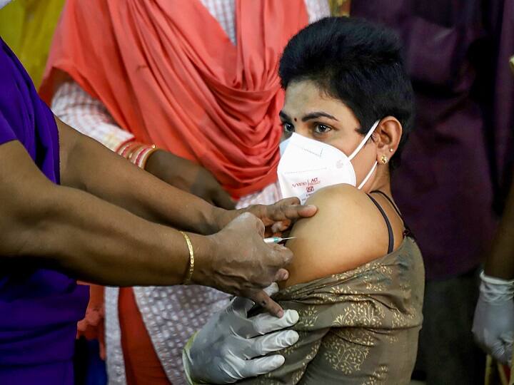 The BJP-ruled state set a record with 1.5 million doses of vaccine in a single day, find out how many people in Gujarat got vaccinated in one day ભાજપ શાસિત આ રાજ્યએ એક જ દિવસમાં 15 લાખ રસીના ડોઝ આપીને રેકોર્ડ બનાવ્યો, જાણો ગુજરાતમાં એક દિવસમાં કેટલા લોકોએ રસી લીધી