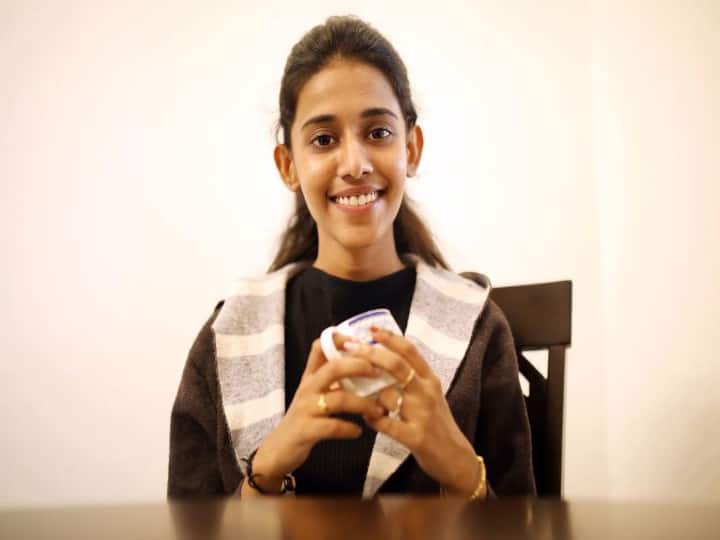 விஜய் டிவி ஏர்டெல் சூப்பர் சிங்கர் ஜூனியர் சீசன் 2 சிறந்த பாடகி பெண் விருதை பிரியங்கா என்.கே வென்றார்.