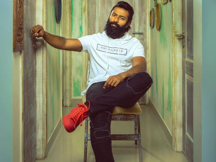 கதாநாயகனாக 