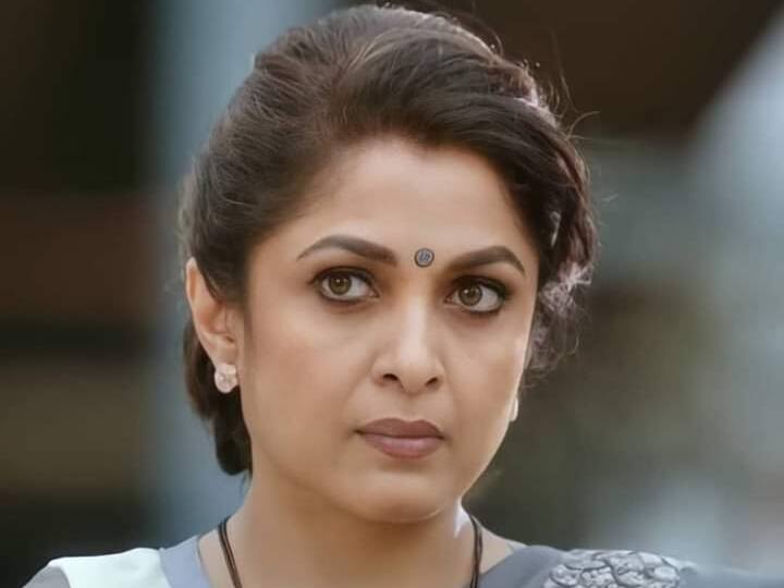 பிரபல நடிகை ரம்யாகிருஷ்ணன் சென்னையில் பிறந்தவர்.