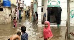 Patan : 4 ઇંચ વરસાદમાં સિદ્ધપુરની શેરીઓ બની સ્વિમિંગપૂલ, બાળકોએ કેવી માણી મોજ? જુઓ તસવીરો