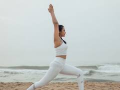 Yoga Poses Images: யோகாசனங்கள் செய்து அசத்திய நடிகர்கள் - புகைப்படங்கள்