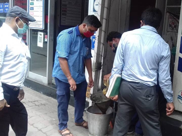 raids were conducted on petrol pumps in meerut uttar pradesh three machines were sealed ann शासन के निर्देश पर पेट्रोल पंपों पर की गई छापेमारी की कार्रवाई, तीन मशीनें सील