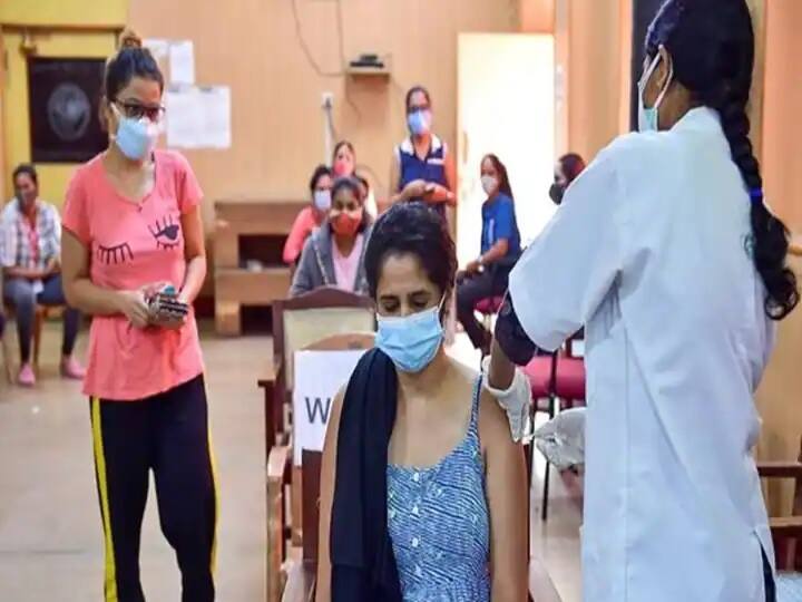 গত ৭ জুন প্রধানমন্ত্রী জাতির উদ্দেশ্যে ভাষণে জানিয়েছিলেন, ২১ জুন থেকে দেশব্যাপী ১৮ ঊর্ধ্বদের বিনামূল্যে টিকাকরণ চালু হবে।