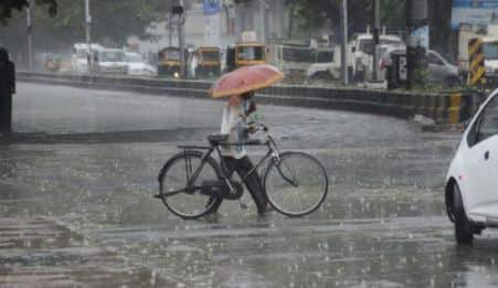 The meteorological department has forecast heavy rains in Saurashtra ઉત્તર ગુજરાત અને સૌરાષ્ટ્રમાં હવામાન વિભાગે કરી ભારે વરસાદની આગાહી