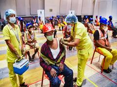 Explained: आज से वैक्सीनेशन के लिए नई गाइडलाइन प्रभावी, आखिर टीका लेना हुआ कितना आसान? जानें- सभी सवाल के जवाब