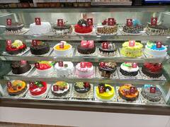 14 Years of ABP Majha : एबीपी माझाचा 14वा वर्धापन दिन; अमरावतीत रघुवीर स्विट्सकडून 'माझा स्पेशल केक'