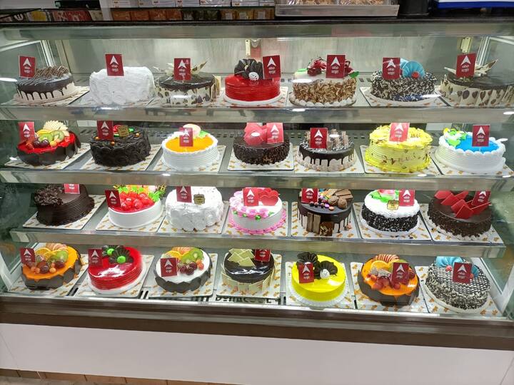 न्यूजचा राजा 'एबीपी माझा'चे प्रेषक अनेक नव-नवीन पद्धतींनी शुभेच्छा देत आहेत.