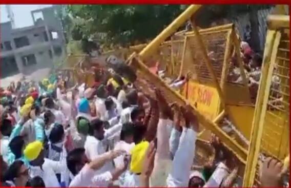 ਬੇਰੁਜ਼ਗਾਰ ਅਧਿਆਪਕਾਂ ਦੇ ਪੱਖ ‘ਚ ਨਿਤਰੀ AAP, ਤੋੜੇ ਬੈਰੀਕੇਡ, ਘੇਰੀ ਸਿੱਖਿਆ ਮੰਤਰੀ ਦੀ ਰਿਹਾਇਸ਼