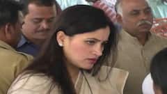 खासदार नवनीत राणा यांना सर्वोच्च न्यायालयाचा दिलासा, मुंबई उच्च न्यायालयाच्या आदेशांना स्थगिती