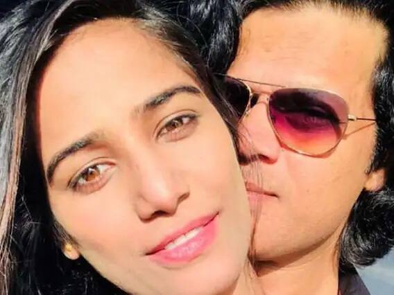 ਪਿਛਲੇ ਸਾਲ ਹਨੀਮੂਨ ਦੌਰਾਨ ਪੂਨਮ ਪਾਂਡੇ ਨੇ ਆਪਣੇ ਪਤੀ 'ਤੇ ਛੇੜਛਾੜ ਤੇ ਕੁੱਟਮਾਰ ਦੇ ਇਲਜ਼ਾਮ ਲਾਏ ਸਨ। ਉਨ੍ਹਾਂ ਖਿਲਾਫ ਗੋਆ ਪੁਲਿਸ 'ਚ ਸ਼ਿਕਾਇਤ ਦਰਜ ਕਰਵਾਈ ਸੀ।