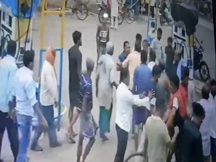 Bihar: Police station watchman asked for petrol as extortion, scuffled for not giving in gopalganj ANN बिहार: थाने के चौकीदार ने रंगदारी के रूप में मांगा पेट्रोल, नहीं देने पर की हाथापाई, जान से मारने की दी धमकी