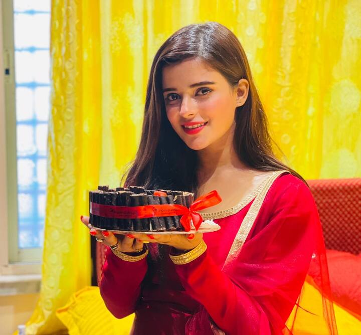 অভিনেত্রীর জন্মদিনের সব ছবিই এইমুহূর্তে ভাইরাল সোশ্য়াল মিডিয়ায়।