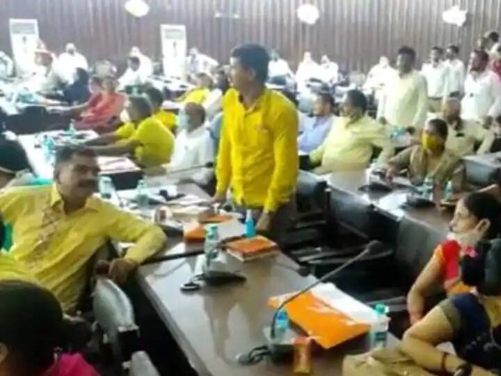 Kanpur Municipal Corporation, the councilors behaved inappropriately with the officials, now the dispute deepens ANN कानपुर नगर निगम में पार्षदों ने किया अधिकारियों से अमर्यादित व्यवहार, अब गहराया विवाद