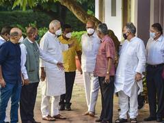 शरद पवार के घर हुई बैठक के बाद राष्ट्रमंच के नेताओं ने कहा- BJP के खिलाफ मोर्चा बनाने के लिए नहीं थी बैठक
