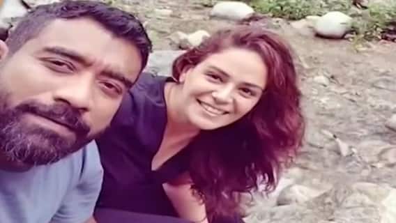 Mona Singh enjoying Jungle safari in Jim Corbett with husband
