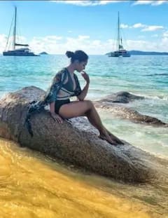 'ਆਸ਼ਰਮ' ਸੀਰੀਜ਼ ਫੇਮ Tridha choudhary ਦਾ ਬਿਕੀਨੀ ਲੁੱਕ ਉੜਾ ਦੇਵੇਗਾ ਤੁਹਾਡੇ ਹੋਸ਼, ਤਸਵੀਰਾਂ ਦੇਖ ਸਾਹ ਰੁਕ ਜਾਣਗੇ 