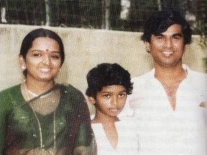 அப்பா அம்மாவுடன் சிறு வயது விஜய்