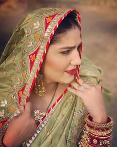 Sapna Choudhary Photos: देसी क्वीन सपना चौधरी के ब्राइडल अवतार को देख फैंस का दिल धड़का