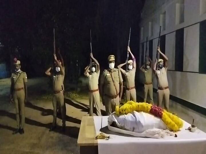 Tamil Nadu Police Sniffer Dog Rajarajan Put To Rest With Full State Honor Tamil Nadu Police Sniffer Dog Rajarajan Put To Rest With Full State Honor