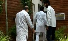 Gujarat Election 2022 : કોંગ્રેસના નેતાઓની ખાનગી જગ્યાએ બેઠક મળતાં ચકચાર, પાછળના દરવાજેથી કયા નેતાએ લીધી એન્ટ્રી?