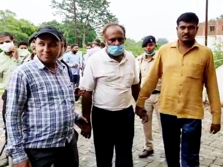 बिहारः भोजपुर में घूस लेते पीरो के BEO गिरफ्तार, निगरानी विभाग की टीम ने की कार्रवाई