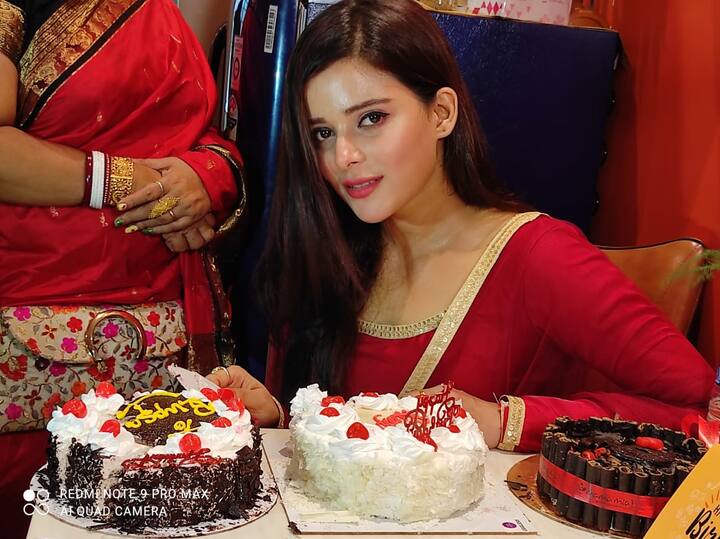 এর আগে অভিনেতা বনির সঙ্গেও জুটি বেঁধে অভিনয় করতে দেখা গেছে রূপসাকে।