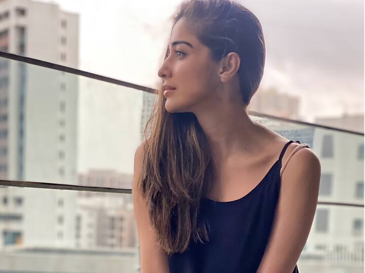 1989ம் ஆண்டு கர்நாடகாவில் பிறந்தவர் தான் பிரபல நடிகை லட்சுமி ராய்.