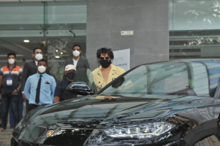 Bollywood actor Kartik Aaryan drove his swanky new Lamborghini Urus to Mumbai's Hinduja hospital to receive his first dose of COVID-19 vaccine. The 'Sonu Ke Titu Ki Sweety' star, who tested positive for Coronavirus in March, got vaccinated on Tuesday afternoon.