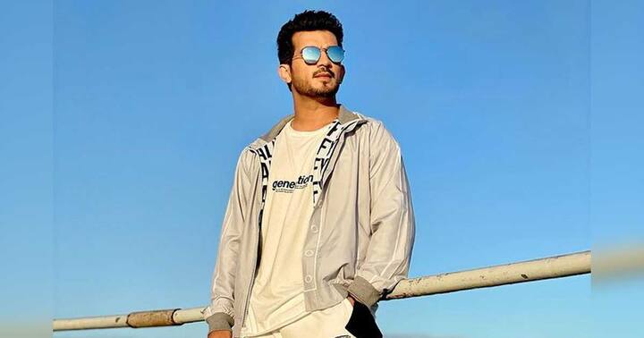 इस लिस्ट में टीवी एक्टर अर्जुन बिजलानी का नाम भी शामिल है. अर्जुन को इससे पहले स्टेट ऑफ सीज: 26/11 में देखा गया था. अर्जुन ने शो के शुरू होने से पहले कहा था कि वो ये शो किसी भी हाल में जीतना चाहते हैं.