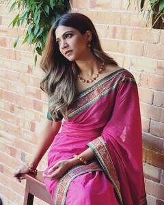 Madonna Sebastian Photos: டோனா..டோனா.. புடவையில் மயக்கும் மடோனா...!