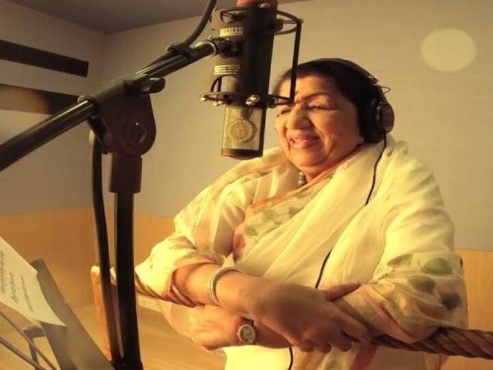 latha mageshkar shared about her journey in musical industry and here she gave some tips for playback singers ‛அதை செய்ய தவறிவிட்டேன்...’ மனம் திறந்த லதா மங்கேஷ்கர்!