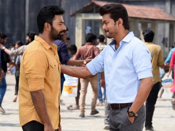 பிரபல நடிகர் சாந்தனு தளபதி விஜயுடன் இந்த படத்தில் நடித்துள்ளார்.