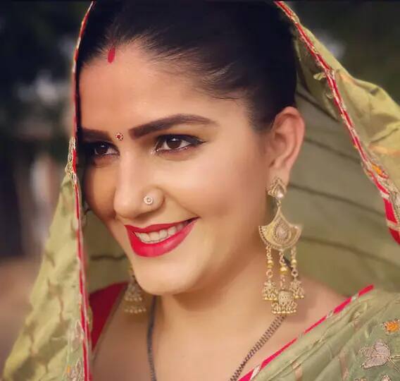 Sapna Choudhary Saree Look Is Viral On Internet View Pics Sapna Choudhary Photos देसी क्वीन