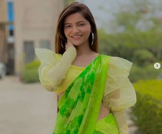 अलीकडेच बिग बॉस 14 ची विजेती ठरलेली रुबीना दिलाइक हिला चाहत्यांकडून खूप प्रेम मिळालं. शोमध्ये तिला आणि तिचा नवरा अभिनव शुक्ला यांना खूप पसंत केले. रुबीना दर आठवड्याला 5 लाख रुपये घ्यायची.