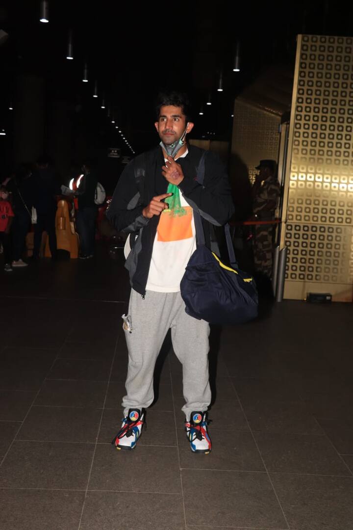 Varun Sood also arrived back from Cape Town along with other contestants. [pic credit: Manav Manglani]