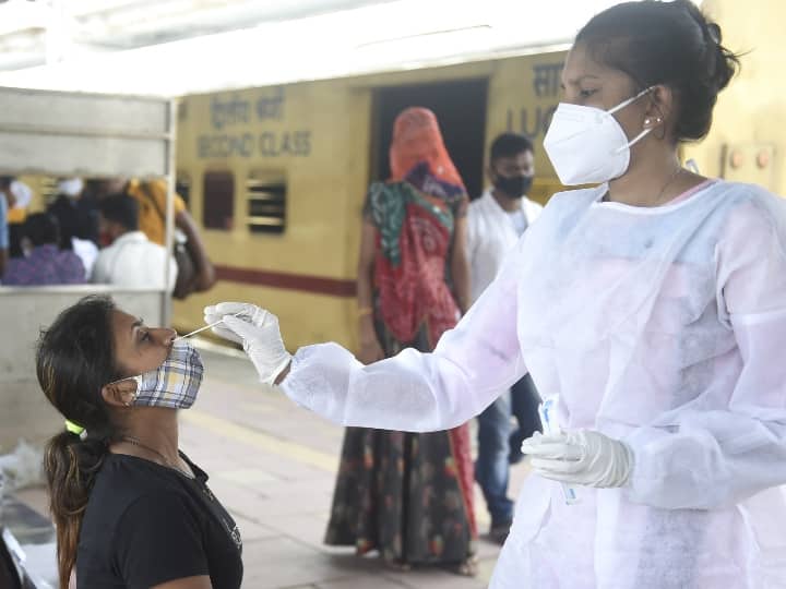 COVID 19 Updates: Maharashtra reports 10066 new Coronavirus cases महाराष्ट्र में पिछले दिन के मुकाबले कोरोना के करीब 1500 अधिक केस आए, 24 घंटे में 163 मरीजों की गई जान