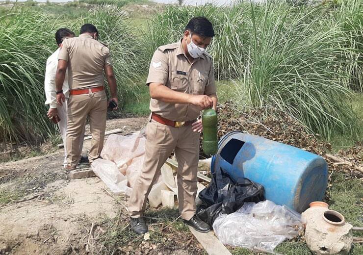 गौतम बुद्ध नगर में अवैध शराब के कारोबारियों पर शिकंजा, दो लोग गिरफ्तार