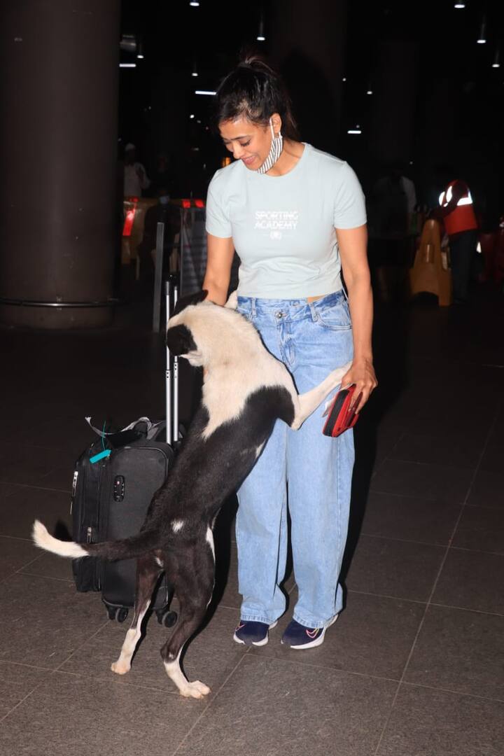 Anyone returning from South Africa has to be quarantined for seven days in a hotel and seven days at home, according to the quarantine policy. [pic credit: Manav Manglani]