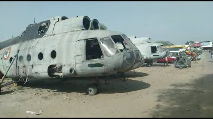 ਪੰਜਾਬ ਦੇ ਮਾਨਸਾ 'ਚ ਕਬਾੜ ਦਾ ਕੰਮ ਕਰਨ ਵਾਲੇ ਇੱਕ ਵਿਅਕਤੀ ਨੇ ਭਾਰਤੀ ਫੌਜ ਤੋਂ 6 ਖ਼ਰਾਬ ਹੋਈ ਹੈਲੀਕਾਪਟਰ ਖਰੀਦੇ ਹਨ, ਜਿਨ੍ਹਾਂ ਨੂੰ ਵੇਖਣ ਲਈ ਲੋਕਾਂ ਦੀ ਭੀੜ ਲੱਗਣੀ ਸ਼ੁਰੂ ਹੋ ਗਈ ਹੈ।