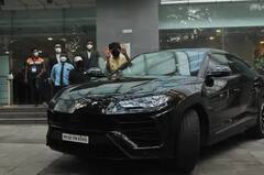 Kartik Aaryan: সাড়ে চার কোটির ল্যাম্বরঘিনি চড়ে টিকা নিতে এলেন কার্তিক আরয়ান