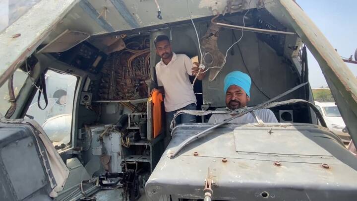 ਪੰਜਾਬ ਵਿੱਚ ਕਬਾੜ ਦਾ ਸਾਮਾਨ ਰੱਖਣ 'ਚ ਮਿੱਠੂ ਕਬਾੜੀਏ ਦਾ ਨਾਂ ਕਾਫ਼ੀ ਫੇਮਸ ਹੈ। ਜਦੋਂ ਮਾਨਸਾ ਦਾ ਕਬਾੜ ਭਾਰਤੀ ਹਵਾਈ ਸੈਨਾ ਦੇ ਸਕ੍ਰੈਪ ਤੋਂ ਹੈਲੀਕਾਪਟਰ ਖਰੀਦਣ ਤੋਂ ਬਾਅਦ ਤਿੰਨ ਹੈਲੀਕਾਪਟਰਾਂ ਨਾਲ ਮਾਨਸਾ ਪਹੁੰਚਿਆ, ਤਾਂ ਉੱਥੇ ਲੋਕਾਂ ਦੀ ਭੀੜ ਇਸ ਨੂੰ ਵੇਖ ਕੇ ਹੈਰਾਨ ਰਹੀ ਗਈ।