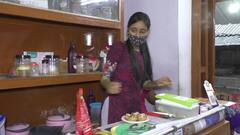 সংসারের হাল ধরতে শুরু, আপাতত সোশ্যালে সুপারহিট খড়দহের বি-টেক 'ফুচকাওয়ালা' জ্যোতির্ময়ী