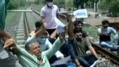 Rajkot: MLA અમરીશ ડેરના સમર્થનમાં NSUI અને કોંગ્રેસ કાર્યકર્તાઓએ કર્યો વિરોધ