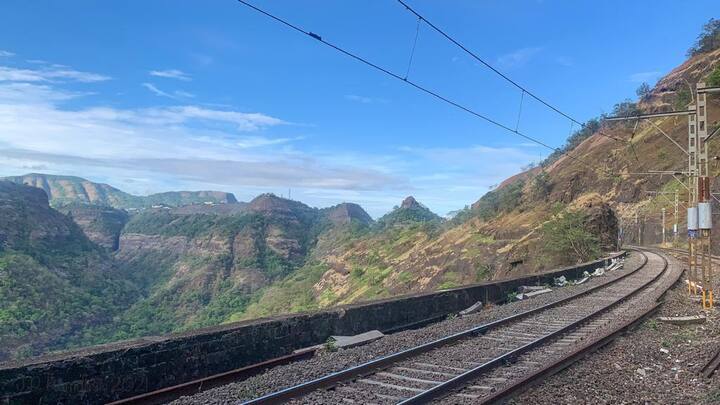 सेवा पूर्ववत झाल्याने प्रवाशांची गैरसोय थांबणार असून दिलासा मिळणार आहे