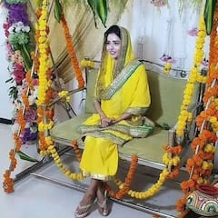 Sana Sayyad Wedding: हल्दी की रस्म में फूलों के दुपट्टे में सजी दिखीं ‘दिव्य दृष्टि’ फेम Sana Sayyad, देखें तस्वीरें